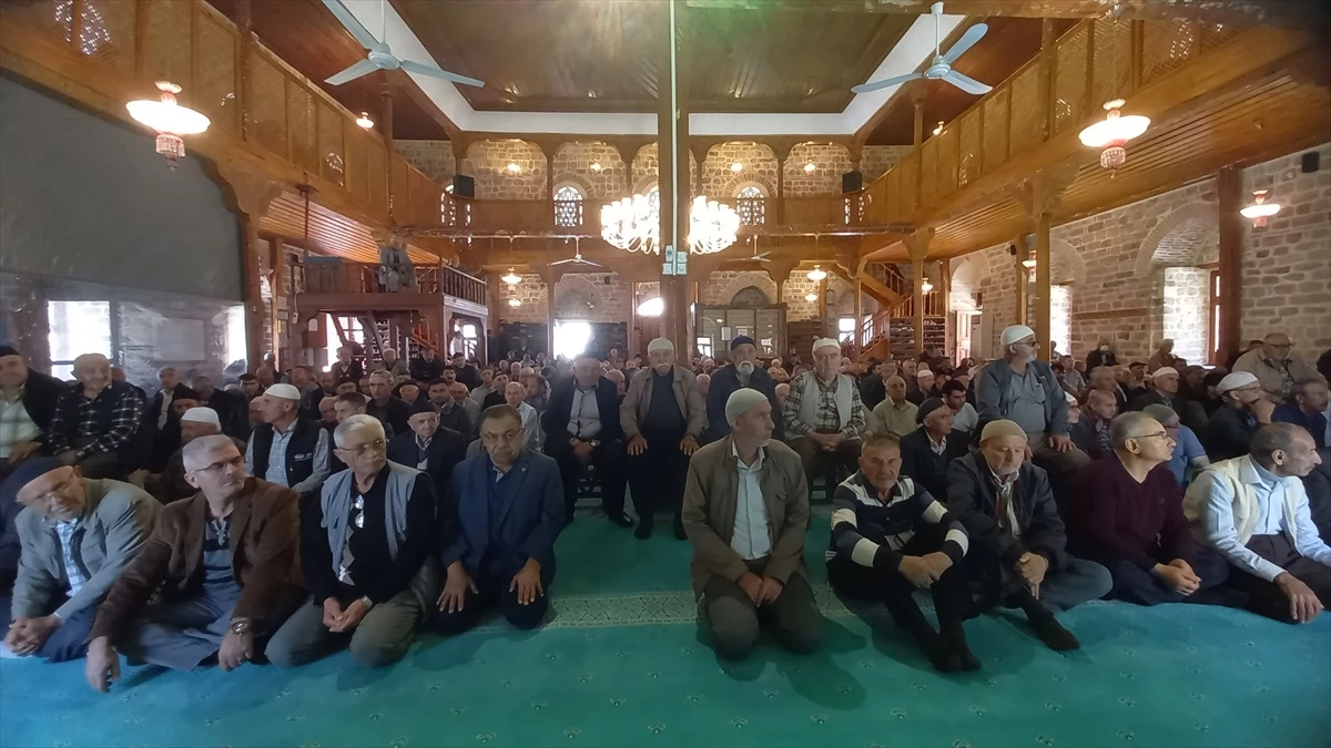 Beypazarı'ndaki Sultan Alaeddin Camisi'nde Sakal-ı Şerif ziyarete açıldı